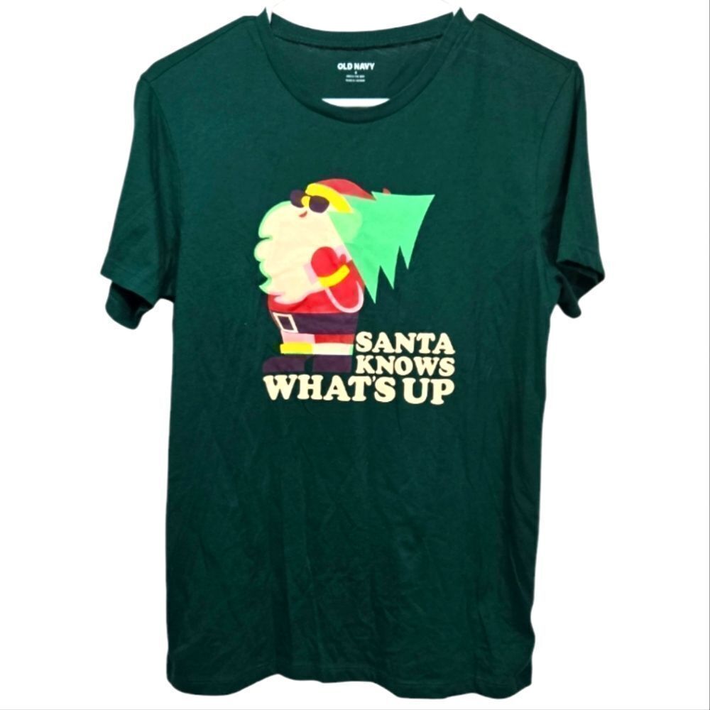 Old Navy Women's Green Christmas Shirt Graphic Print Holiday Tee Santa Knows